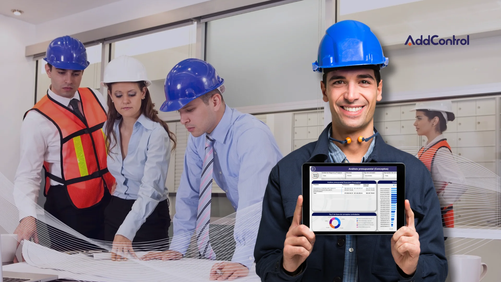 Ingenieros trabajando con un software de gestión para empresas de construcción